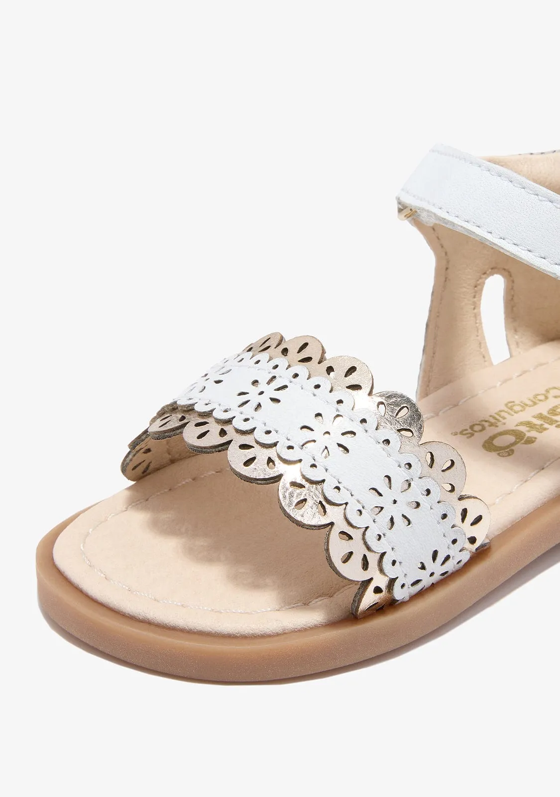 Baby´s White Buckle Sandals