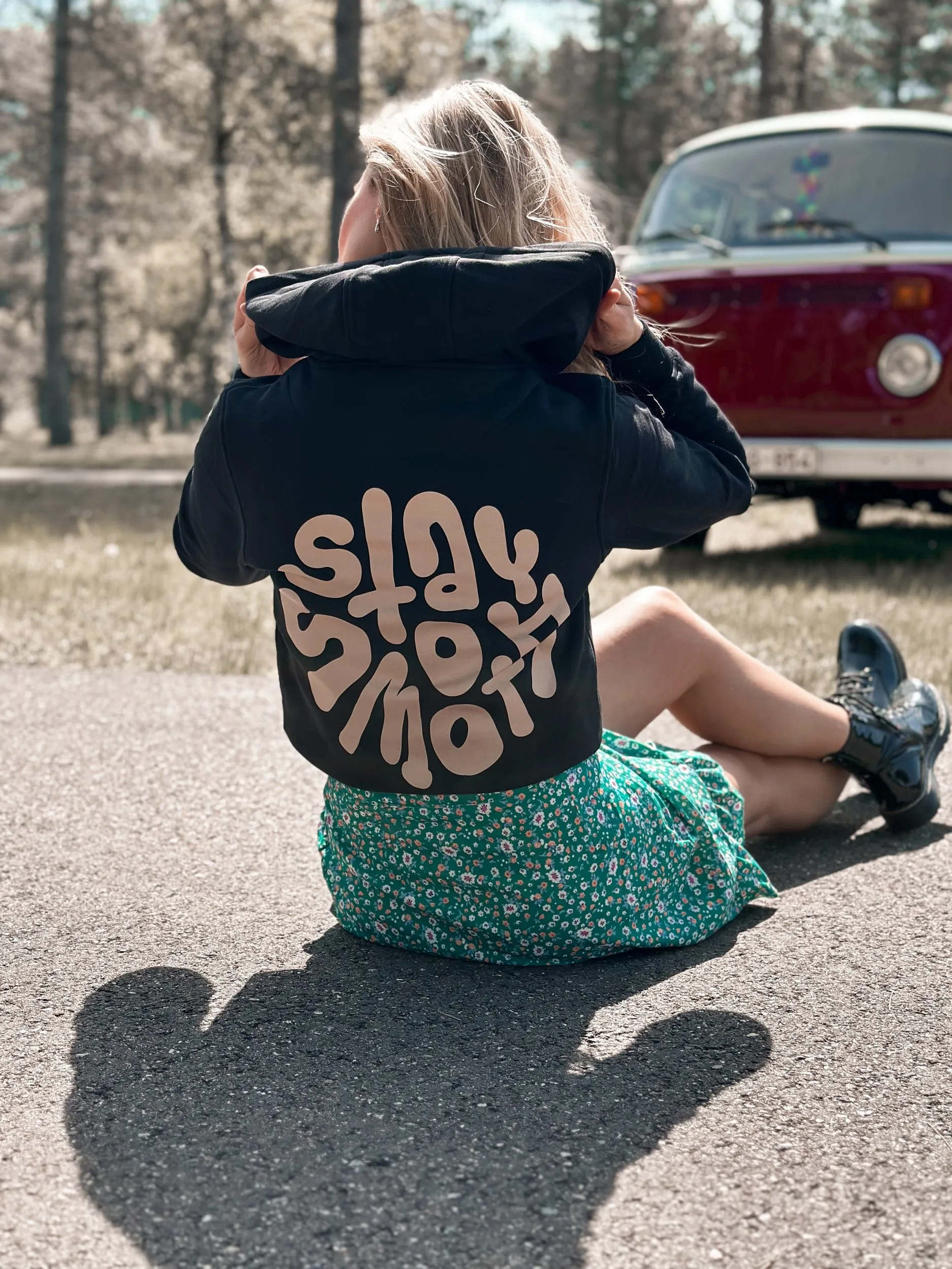 Black Hoodie / Stay Smooth Sand Front Back Women