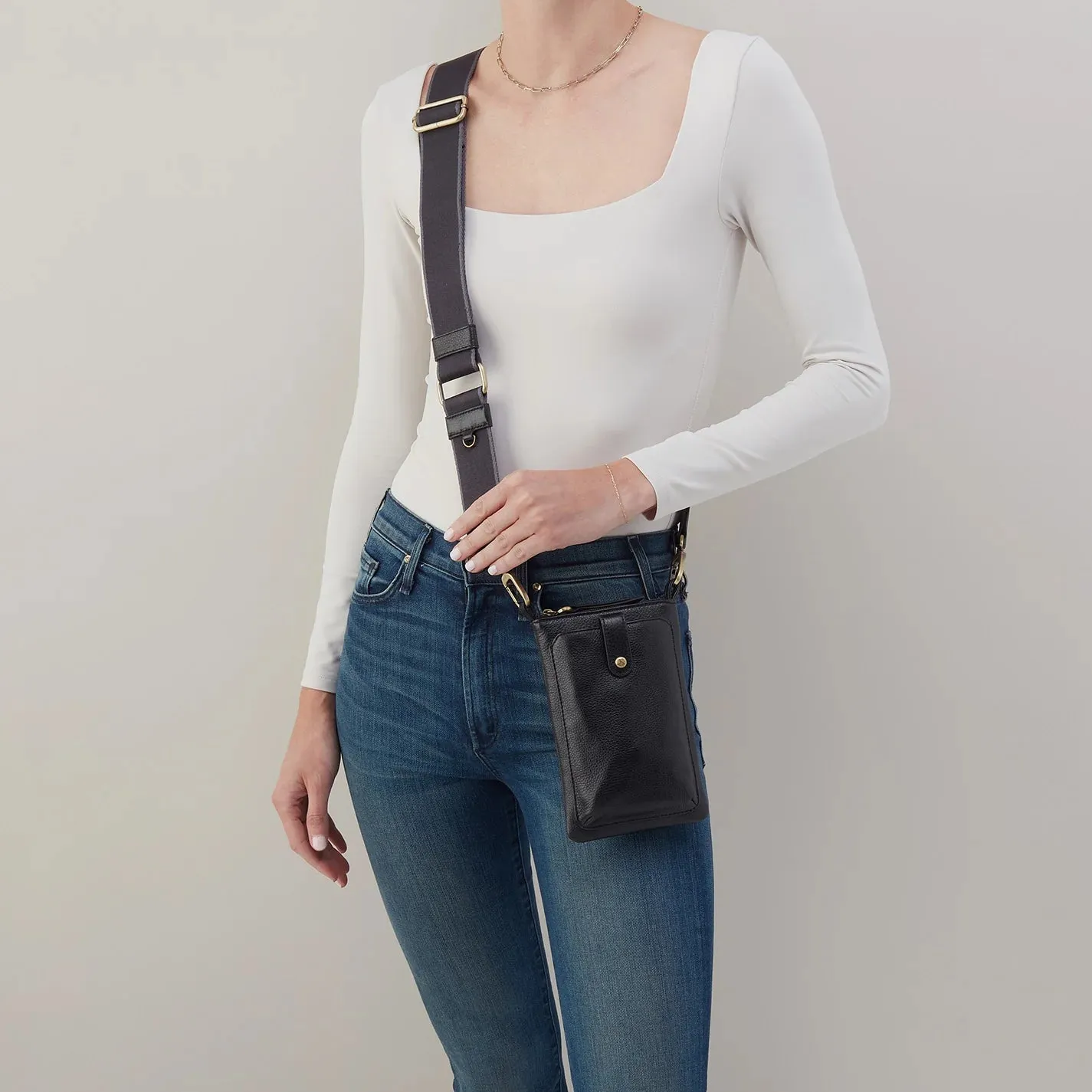 Hobo Cass Phone Crossbody - Black