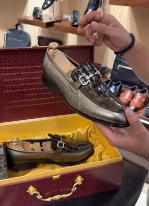 Horsebit embossed loafers