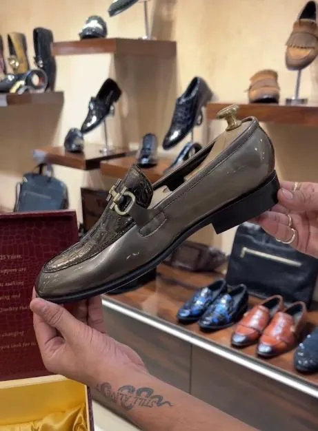 Horsebit embossed loafers