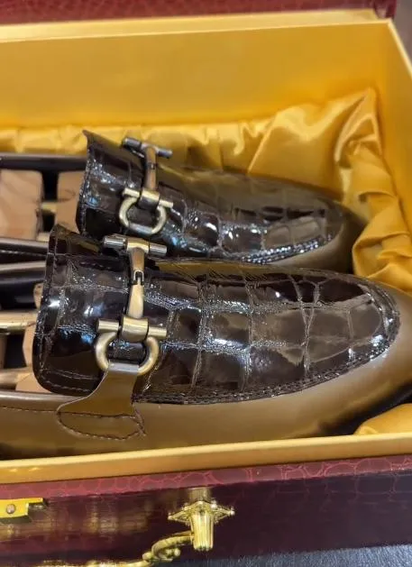 Horsebit embossed loafers