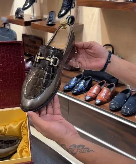 Horsebit embossed loafers