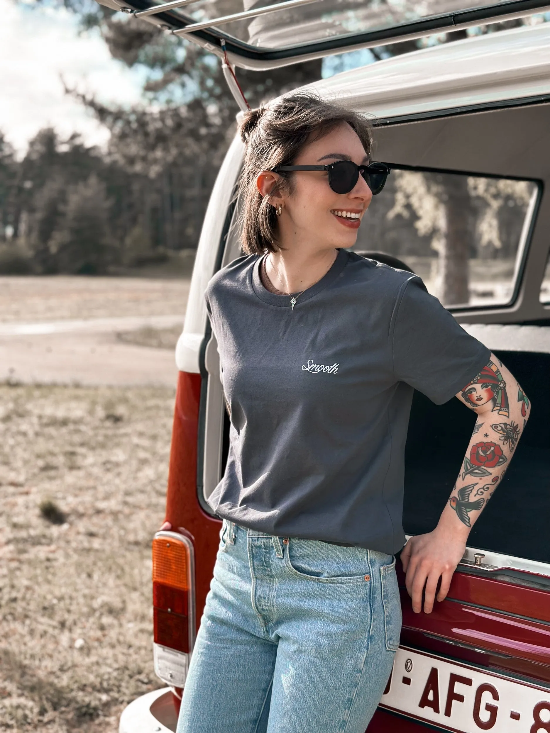 Ink Blue T / Originals Minimal White Women
