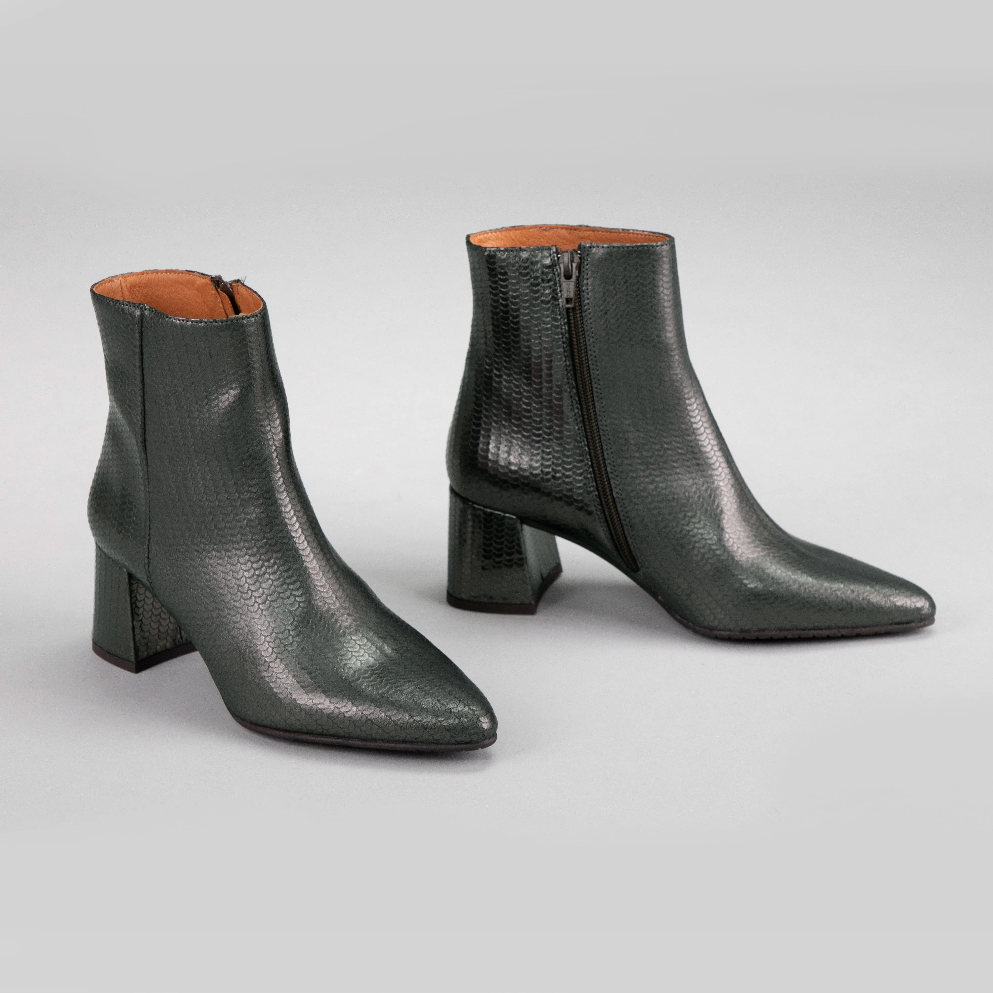 Lorna Smoke Metallic