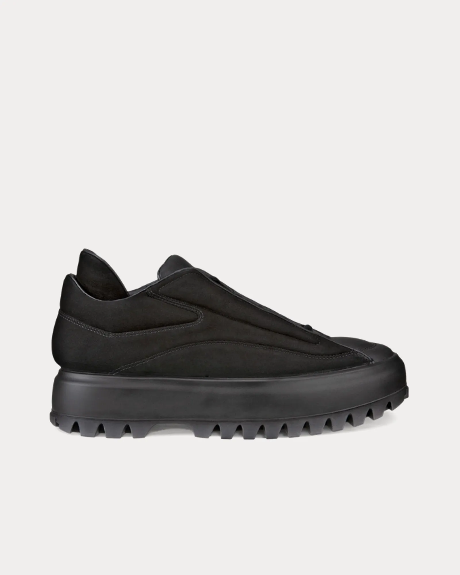 Street Ace Nubuck Black Low Top Sneakers